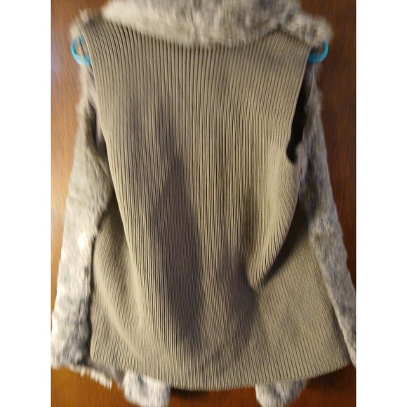 Maurices Womens Gray Faux Fur Vest/ Knit Backing Xlarge NEW VERY NICE - Picture 6 of 16